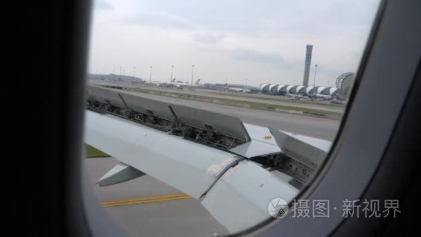 飞机在素万那普机场视频