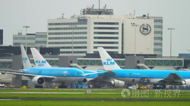 飞机 Klm 波音777拖曳