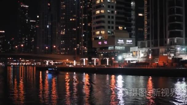 迪拜游艇码头夜景灯街景视频