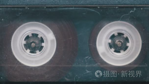 录音机中的老式音频磁带旋转视频