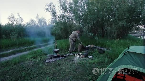 渔夫准备食物视频