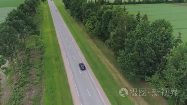 黑色汽车 suv 驱动领域车  天空  白色  蓝色  驾驶  领域  自然  旅行  路  国家  土地  风景