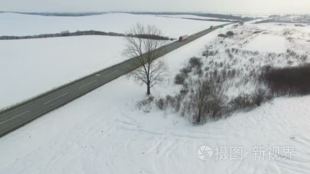 雪场冬路车驾车空中拍摄视频