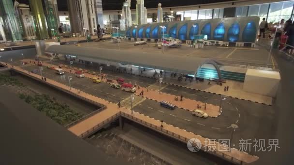 迪拜模拟 ups 机场展览会在迪拜公园和度假村的 Miniland 加州制作的乐高片段视频