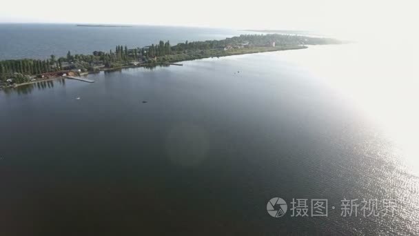 海洋景观。夏日全景海景