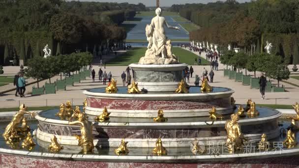 凡尔赛宫殿的伟大雕像