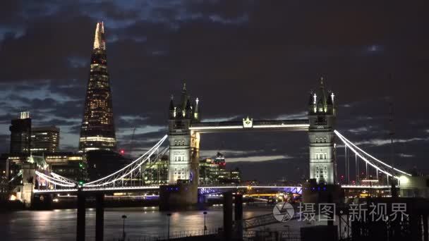 伦敦塔桥和碎片的夜 timelapse
