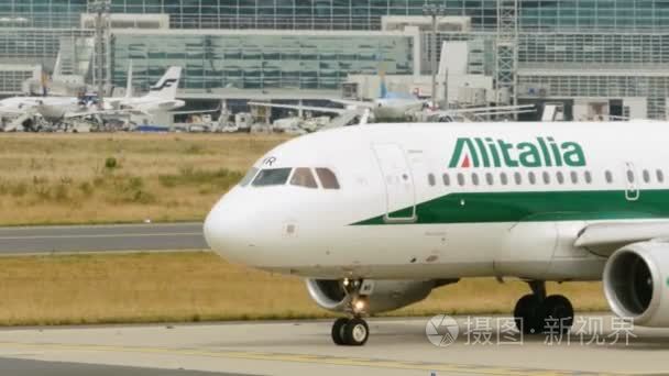 空客 A320 Alitalia 航空公司滑行