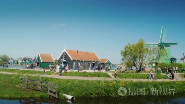 Zaanse Schans, 荷兰, 2018年5月 美丽的荷兰风景老村庄 Zaans Schans, 老房子和磨房, 受欢