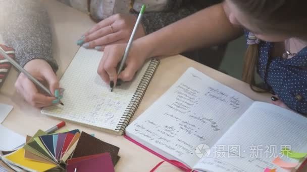 教育学习数学学生做算术题视频