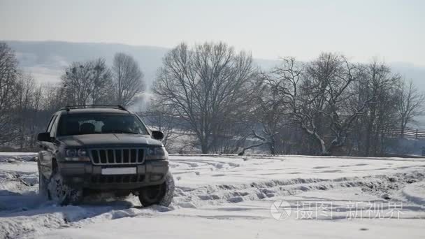 21.01.2018, 切尔诺夫茨, 乌克兰4x4 冬季极端骑雪场视频