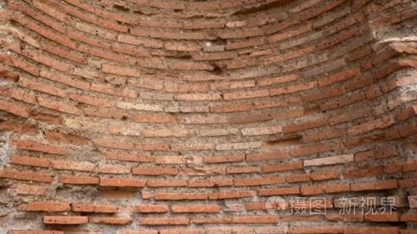 罗马中部古圆形墙体的跟踪拍摄视频
