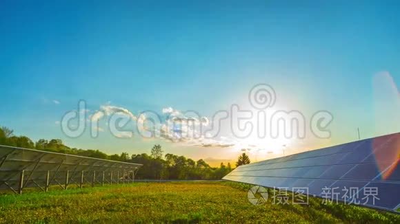 太阳能电池板和太阳，全景延时