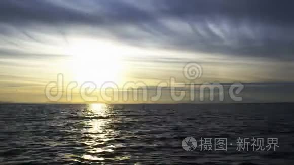 夕阳下的大海视频