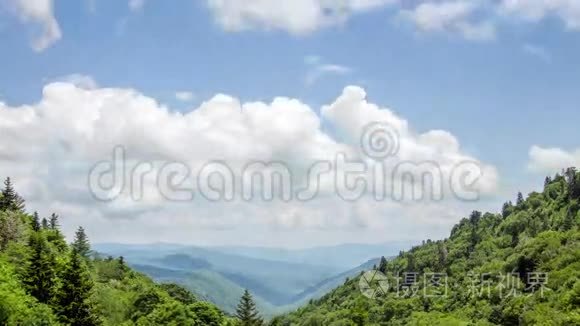 时间流逝，大烟山望着奥科纳卢费河流域