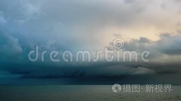 暴风雨前天空的消逝视频