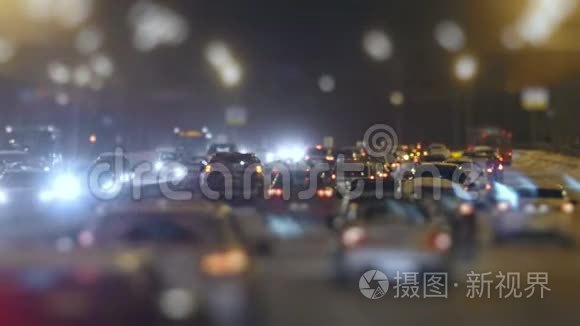 雪冬高速公路上的车辆倾斜视频