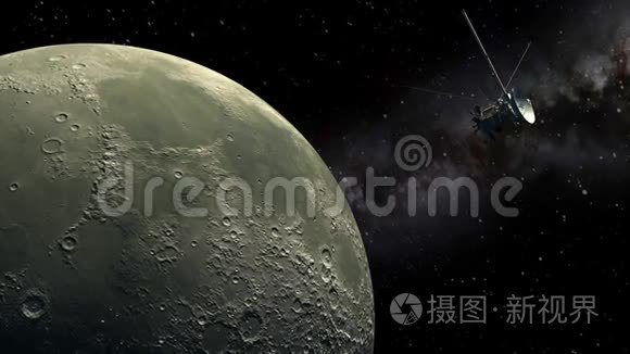 卡西尼号轨道飞行器经过月球视频