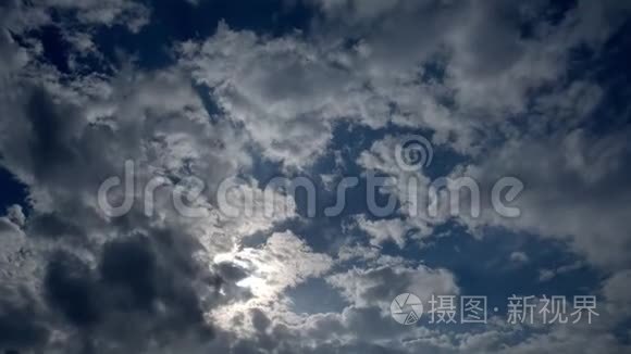 云彩填满了天空视频