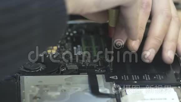 电脑维修车间视频
