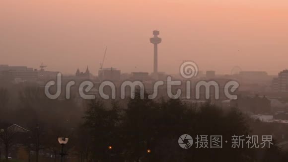 城市日落与汽车行驶日落视频