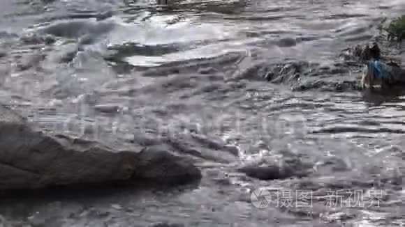 暴风雨后肮脏的洪水视频