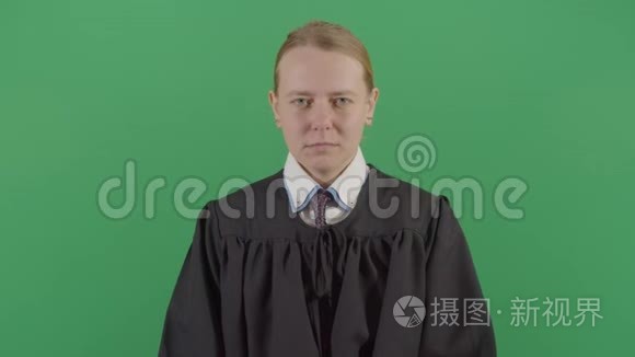 女法官在法庭上拉屎视频