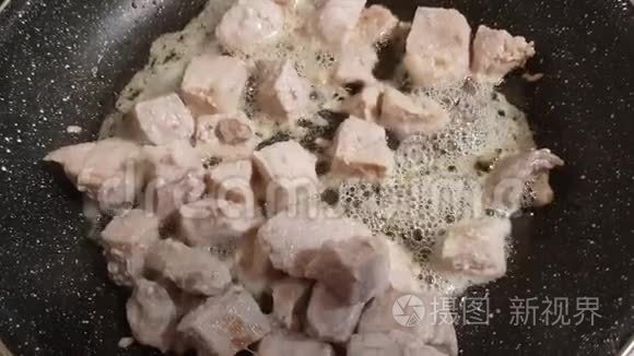 锅里的肉