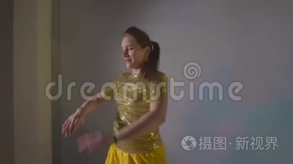 黄萨里舞蹈艺术家印度舞锋视频