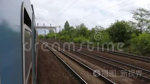 从敞开的窗户开始火车旅行视频
