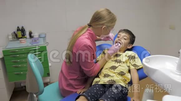 儿童牙科诊所的儿童牙科椅视频