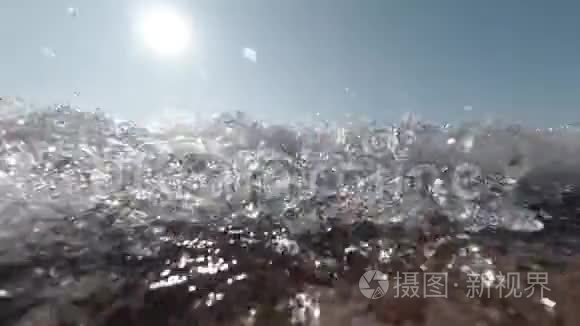 水下波浪的缓慢运动视频