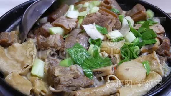 中餐厅大葱羊肉火锅运动视频