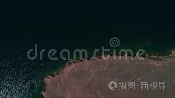 奥克洪岛的洛基海岸视频