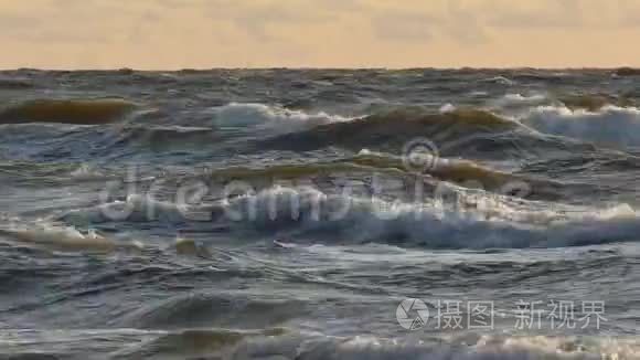 风暴中的大海波视频