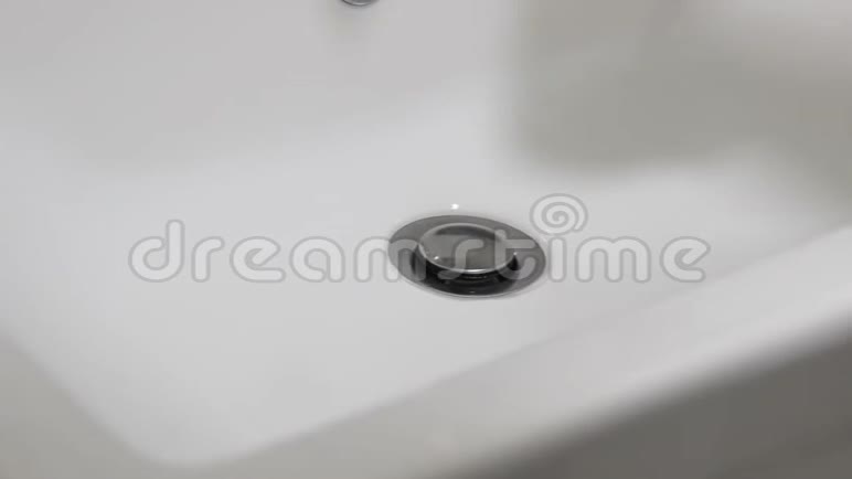 开放的水流入水槽的排水沟mov格式视频下载 正版视频编号02h9go 摄图新视界视频库 开放的水流入水槽的排水沟mov格式视频下载 正版视频编号02h9go 摄图新视界视频库