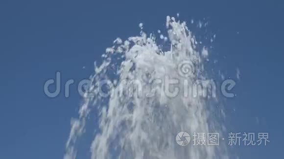 空气中喷水