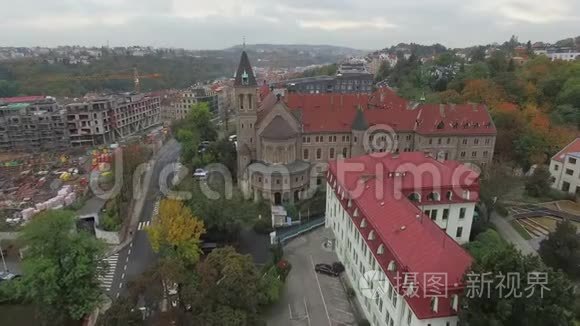 布拉格美丽城堡的鸟瞰城市景色