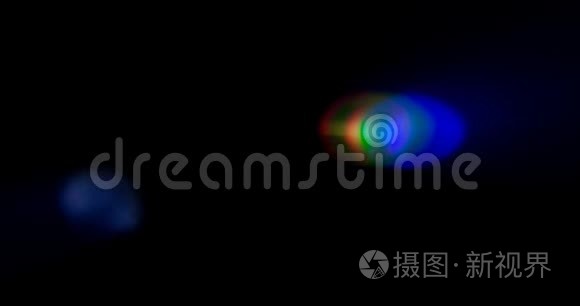 黑色背景下的一组蓝宝石光漏视频