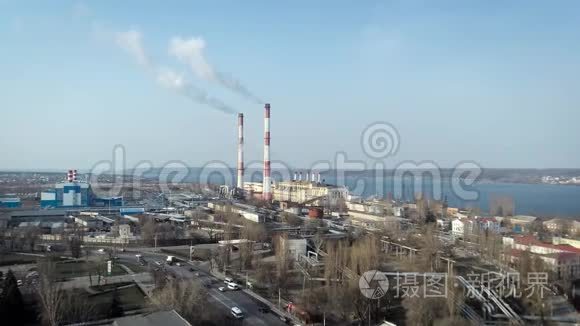 工业管道用烟雾污染大气视频