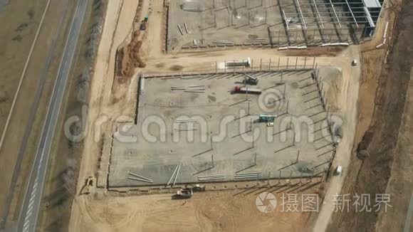 为生产电动汽车建造中欧新电池仓库的鸟瞰图，现代捷克机器24