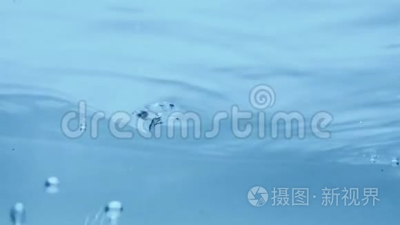 水下海洋环境空气泡慢运动视频