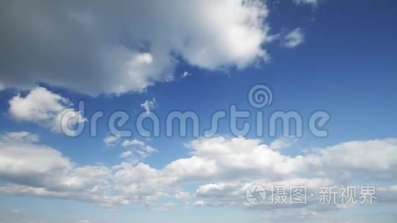 蓝色天空清洁美丽的云空间天气视频