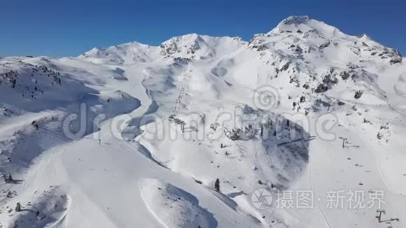 奥贝陶恩空中滑雪斜坡滑雪者