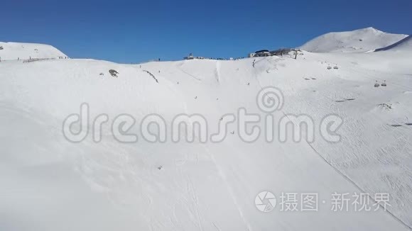 奥贝陶恩空中滑雪斜坡滑雪者视频