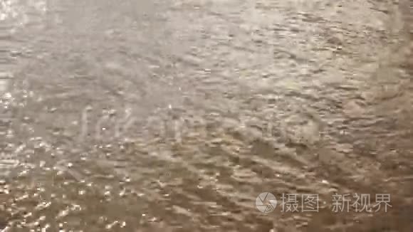 水的快速流动视频