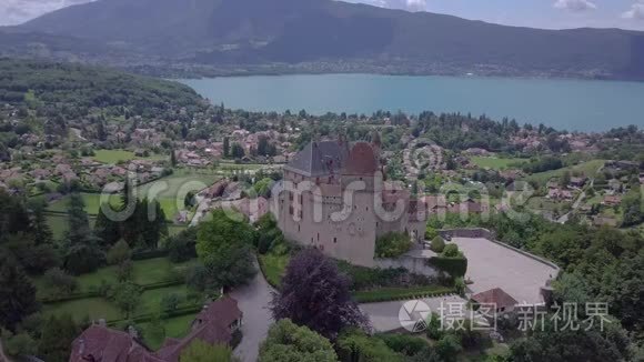 法国安纳西湖和城堡鸟瞰图视频