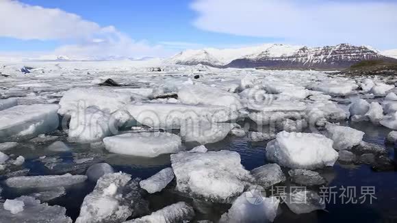 冰川泻湖伴冰声，冰岛，欧洲