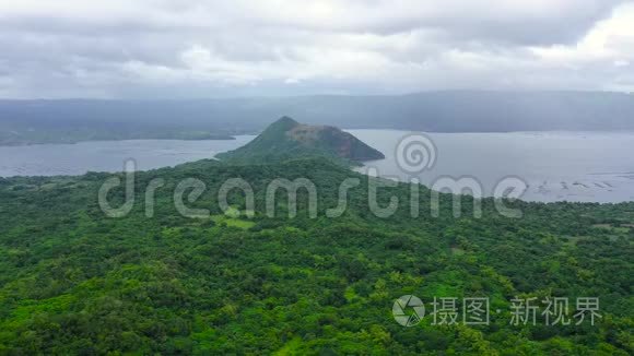 泰尔火山的湖坑。 菲律宾。