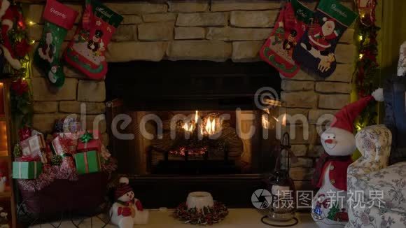 室内圣诞场景与火灾场所视频